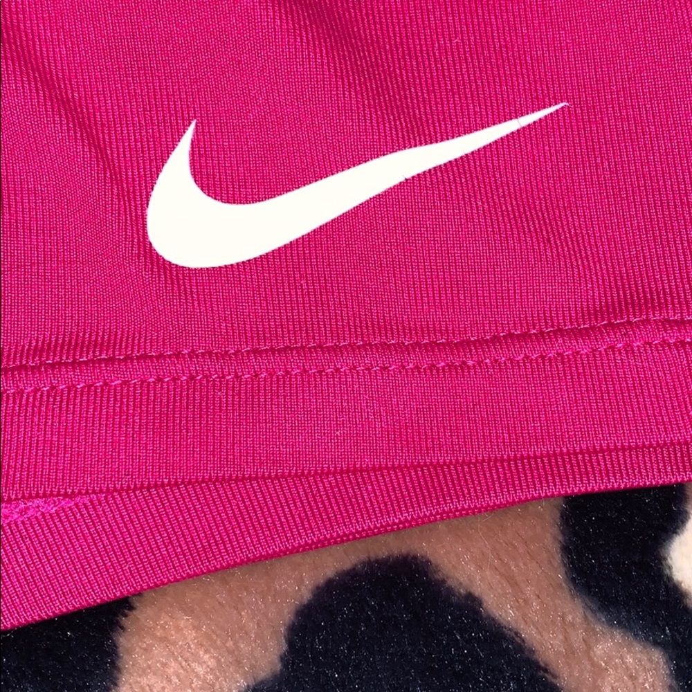 NIKE PROS - Picture 2 of 3
